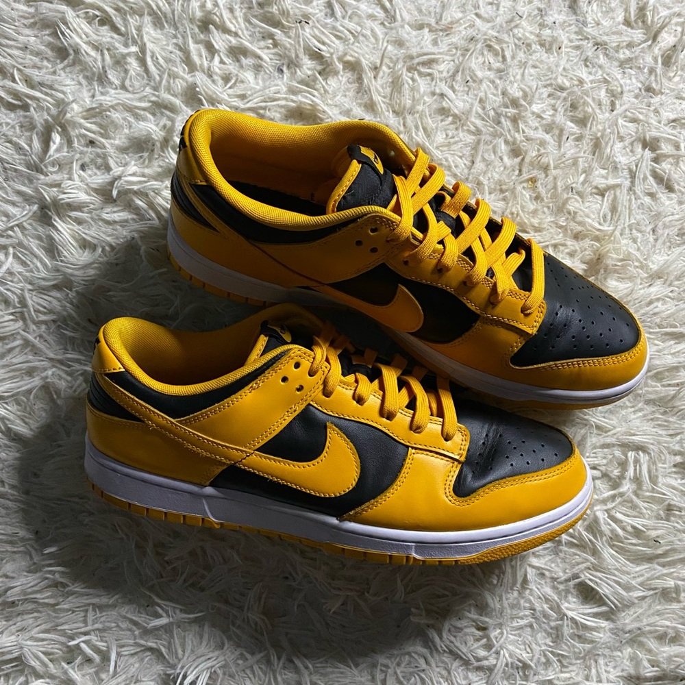 Nike dunk low golden rod Sz 12.5